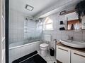 Attraktive 3-Zimmer-Wohnung mit Balkon und 2 Stellplätzen - DG_Badezimmer