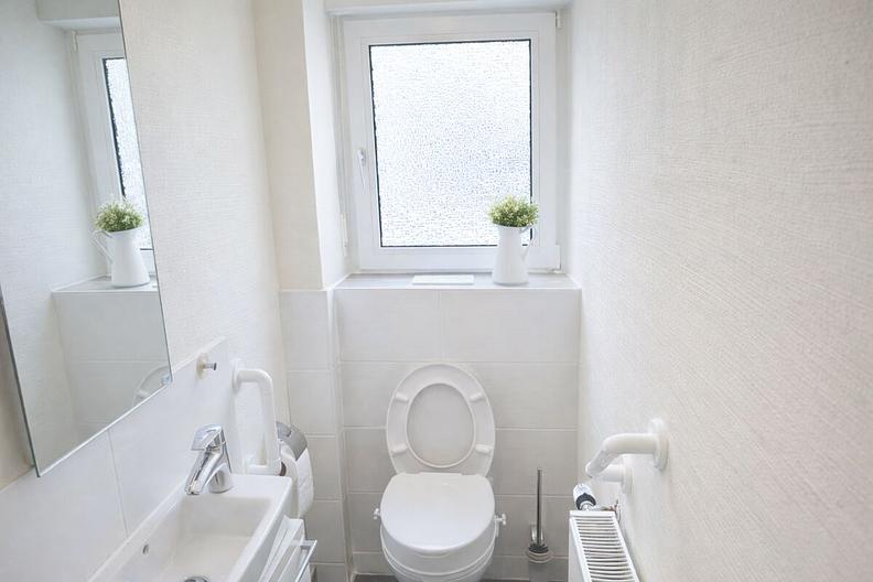 Raum für Leben, Lachen und Erinnerungen
- Schönes Einfamilienhaus mit Garten & Garage - - Gäste-WC im EG