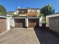 Doppelhaushälfte mit großer Terrasse und Dachstudio in Toplage von Maintal-Bischofsheim - Garage