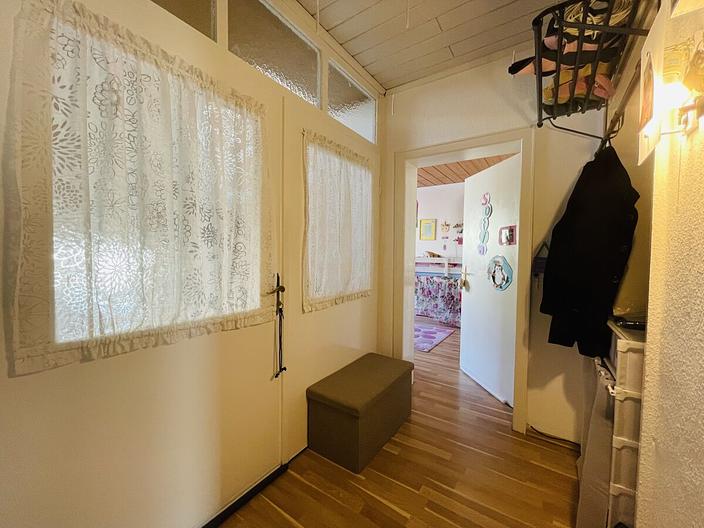 Gut geschnittene 3-Zimmerwohnung mit Terrasse, Garten und Stellplatz in Büttelborn - Worfelden - Flur