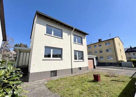 Freundliches Einfamilienhaus mit großem Garten in ruhiger Wohnlage - Hausansicht