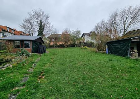 Baugrundstück für EFH, Mehrgenerationenhaus oder DH, direkt in Grävenwiesbach! - Schöne Lage in zweiter Reihe