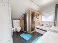 Attraktives EFH mit viel Platz zum Leben und Gestalten in ruhiger und naturnaher Lage von Radheim! - Badezimmer DG