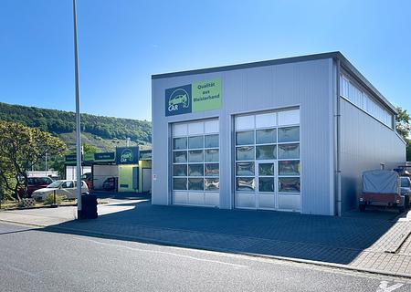 Modernes Kfz-Service-Center mit Hand-Waschpark in frequentierter Lage von Wörth am Main - Aussenansicht