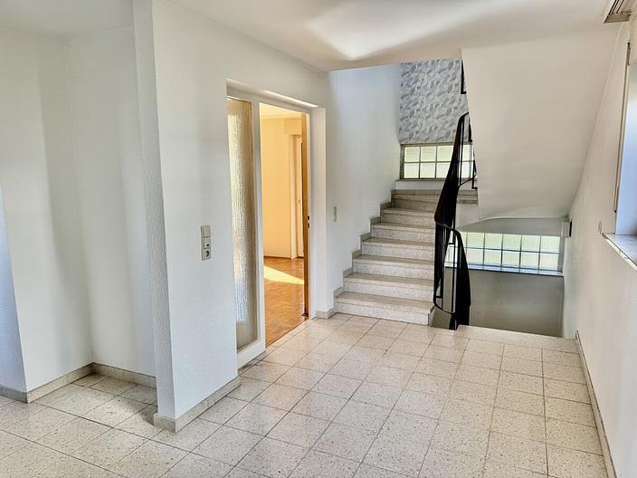 Freistehendes Familienhaus
mit großem Garten in ruhiger Lage - Diele