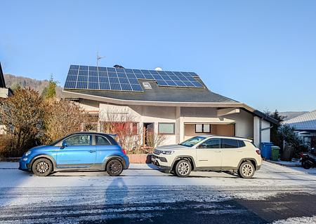 Selbstnutzer & Kapitalanleger aufgepasst:  Tolles Architekten-Haus mit separater Einliegerwohnung! - Ansicht S