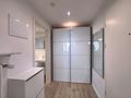 Bezugsfertige 1,5-Zimmer-Wohnung im Herzen der Maxvorstadt - Eingangsbereich mit Stauraum und modernem Einbauschrank