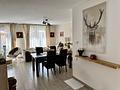 Neuwertiges Familienhaus mit Wohlfühlfaktor – 
Einbauküche, Wärmepumpe, Kachelofen, Klima & Terrasse - Flur im EG