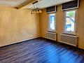 Schönes Einfamilienhaus
Familienglück mit Hof, Garten & viel Platz - Zimmer im DG