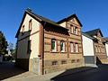 Schönes Einfamilienhaus
Familienglück mit Hof, Garten & viel Platz - Straßenansicht