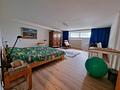Attraktiver Bungalow in bevorzugter Wohnlage mit traumhaftem Garten - Hobby-Gästezimmer