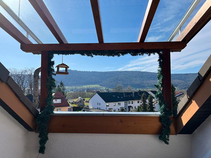 Helle Dachgeschosswohnung mit Loggia und Garage - Aussicht Loggia