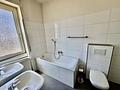 Schönes Einfamilienhaus
Familienglück mit Hof, Garten & viel Platz - Tageslichtbad mit...