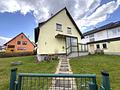 Gepflegtes Ein- / Zweifamilienhaus mit Doppelgarage, Terrasse, und großem Garten - Außenansicht