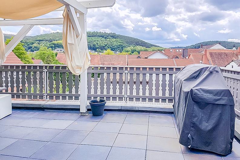 Grosse Maisonette-4-Zimmer-ETW, zentrale Lage in Höchst - ideal für Selbstnutzer & Kapitalanleger! - Aussicht_Dachterrasse_SO