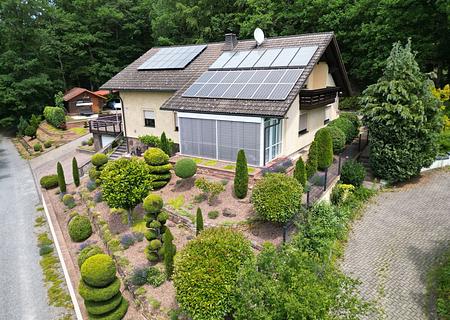 Traumhaftes Einfamilienhaus in ruhiger Waldrandlage–Großzügiges Grundstück & hochwertige Ausstattung - Anwesen
