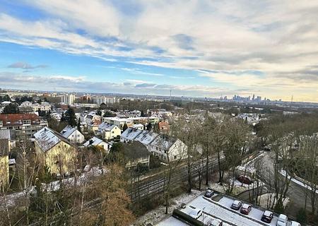 Helle 2-Zimmerwohnung mit Balkon und Skyline-Blick in Eschborn – fußläufig zu Bus und S-Bahn - Aussicht 