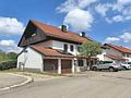 Dachgeschosswohnung mit Weitblick und großzügigem Hobbyraum - Außenansicht der Doppelhaushälfte
