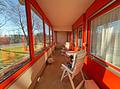 Charmante 2-Zimmer-Wohnung mit großzügiger Südloggia – sofort bezugsfrei! - Große Loggia mit Fensterflächen