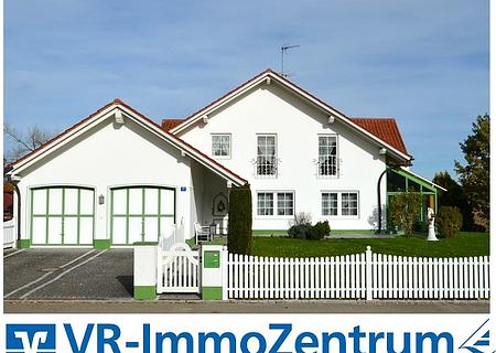 attraktives Ein-/ Zweifamilienhaus mit Stil und Charme -
in ruhiger, idyllischer Ortsrandlage - Außenansicht