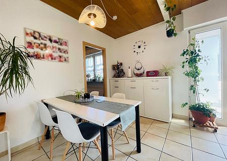 Gut geschnittene 3-Zimmerwohnung mit Terrasse, Garten und Stellplatz in Büttelborn - Worfelden - Essbereich