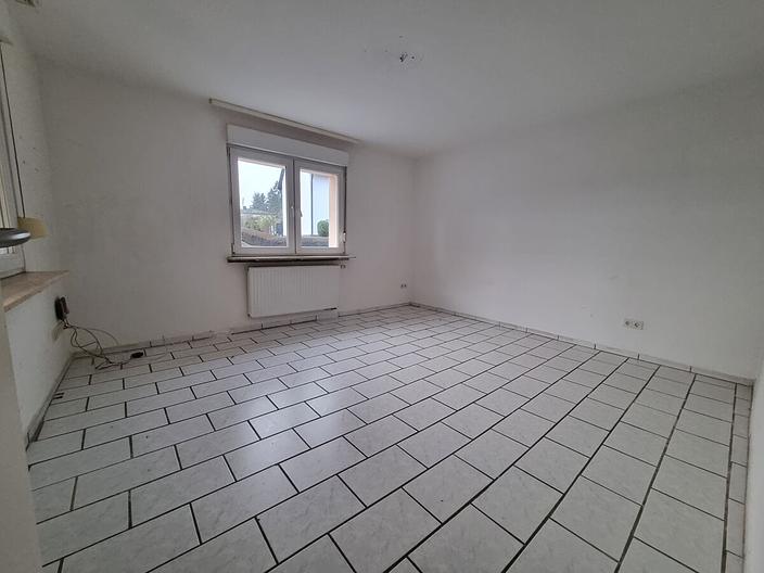 Dieses Eigenheim mit kleiner Einliegerwohnung bietet Ihnen viel Platz! - Zimmer EG