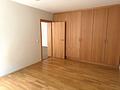 Zentral in der Maxvorstadt: 2-Zimmer-Wohnung mit Süd-Loggia und Entwicklungspotenzial - Schlafzimmer mit Einbauschrank