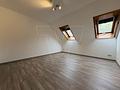 Gepflegte 3-Zimmer-Dachgeschosswohnung mit Stellplatz und Südbalkon - Schlafzimmer