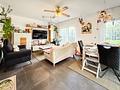 Neuwertiges Zweifamilienhaus in ruhiger Feldrandlage von Dorndiel mit Garten, Kamine und viel Platz! - WE 2_Wohn- und Esszimmer