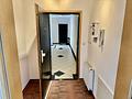 Schöne Eigentumswohnung mit Einbauküche,
3 Stellplätzen & Wohlfühlcharakter
in gepflegter Wohnanlage - Wohnungseingang