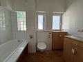 Altbaucharme trifft Wohnkomfort – Stilvolle 4-Zimmer-Wohnung mit Balkon, Einbauküche und Stellplatz - Tgl.-Bad