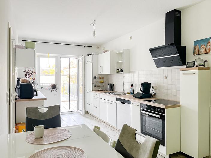 Kapitalanlage mit Entwicklungspotenzial – zwei gepflegte Häuser im Stadtkern von Erlenbach am Main - B35A_Hinteres Haus: Wohnung 1.OG_Küche