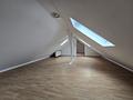 Charmante, renovierte 3 Zi. Dachgeschoss Wohnung mit neuem Bad + neuer Einbauküche - Schlafzimmer 2