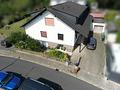 Schönes Zweifamilienhaus mit großer Einliegerwohnung auf großem Grundstück - Luftaufnahme