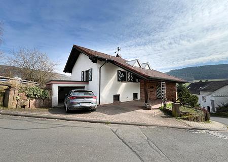 Einfamilienhaus mit Garage und Garten - viel Potenzial in ruhiger Lage