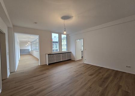 Penthouse im Herzen von Offenbach - 
Wohnen mit Gewerbe verbinden. - Wohnzimmer/ Zimmer 5