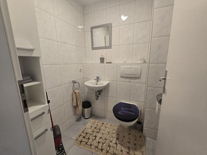 Lichtdurchflutete 3-Zi.-Wohnung mit toller Raumaufteilung.
Plus EBK, Balkon und Stellplatz - Gäste-WC