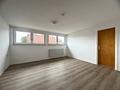 * Ein Haus – viele Möglichkeiten * Zweifamilienhaus mit Charme, Potenzial und großzügigem Garten - Schlafzimmer Whg. DG