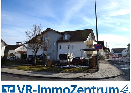 Charmante 3-Zimmer Dachgeschosswohnung mit Sichtdachtstuhl und Aufzug - Außenansicht