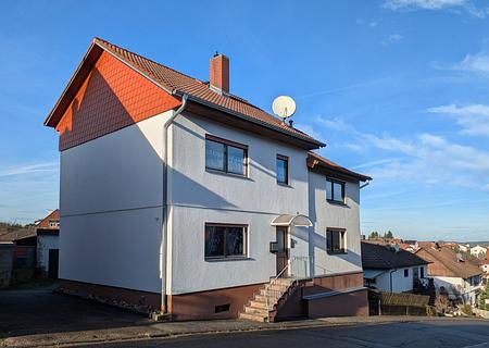 Multifunktionstalent: Großes Haus mit Garagen und Scheunentrakt - Ansicht SO Titel