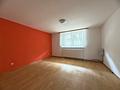 Ein Zuhause! 
Großzügiges Wohnhaus mit zwei Wohnungen, Doppelgarage und Garten in Fleinheim - Schlafzimmer EG