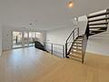 Exklusiv und elegant: stilvolles, neuwertiges Designer-Townhouse - Wohnbereich mit Zugang zum Garten