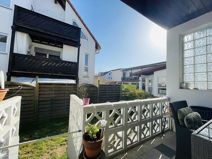 Gut geschnittene 3-Zimmerwohnung mit Terrasse, Garten und Stellplatz in Büttelborn - Worfelden - Balkon