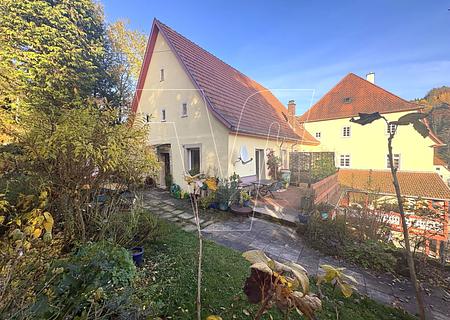 Historische Wohnperle mit Kamin, Terrasse und traumhafter Aussicht - vermietet