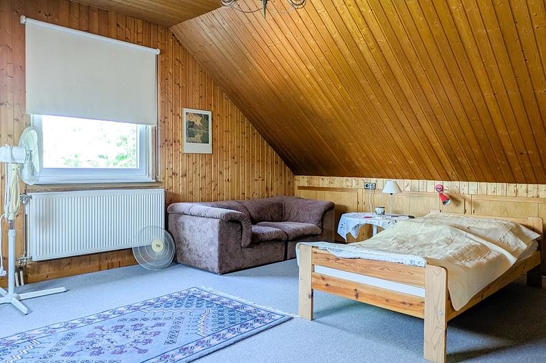 Ein Haus? Eine Wohnung? Eigentlich beides! Große ETW mit Garten in ruhiger, sonniger Süd-West-Lage! - DG-Studio