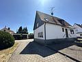 Großzügiges Einfamilienhaus mit 949 m² Grundstück, Wintergarten, Doppelgarage & viel Potenzial - Straßenansicht