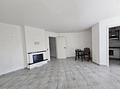 Renovierte, gut geschnittene 2 Zi. Wohnung mit Kamin, Balkon und TG Stellplatz - Wohnzimmer Ansicht 2