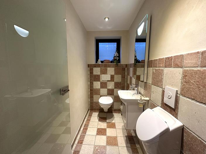 Wohnen inmitten der Natur–Hochwertiges Einfamilienhaus mit großem Grundstück in ruhiger Waldrandlage - Gäste-WC UG