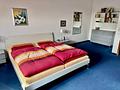 Attraktives Einfamilienhaus im Split-Level-Stil mit Sauna, Terrasse, Garten & Garage in gefragter Wohnlage - ...mit hohen Decken.