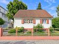 Einfamilienhaus auf Erbpachtgrundstück mit Garten in ruhiger Lage von Frankfurt-Eschersheim - Hausansicht